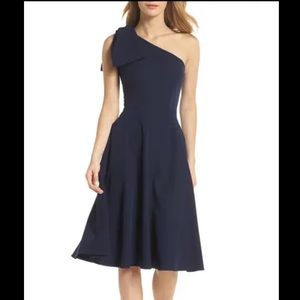 NWOT Gal Meets Glam One Shoulder Bow Dress